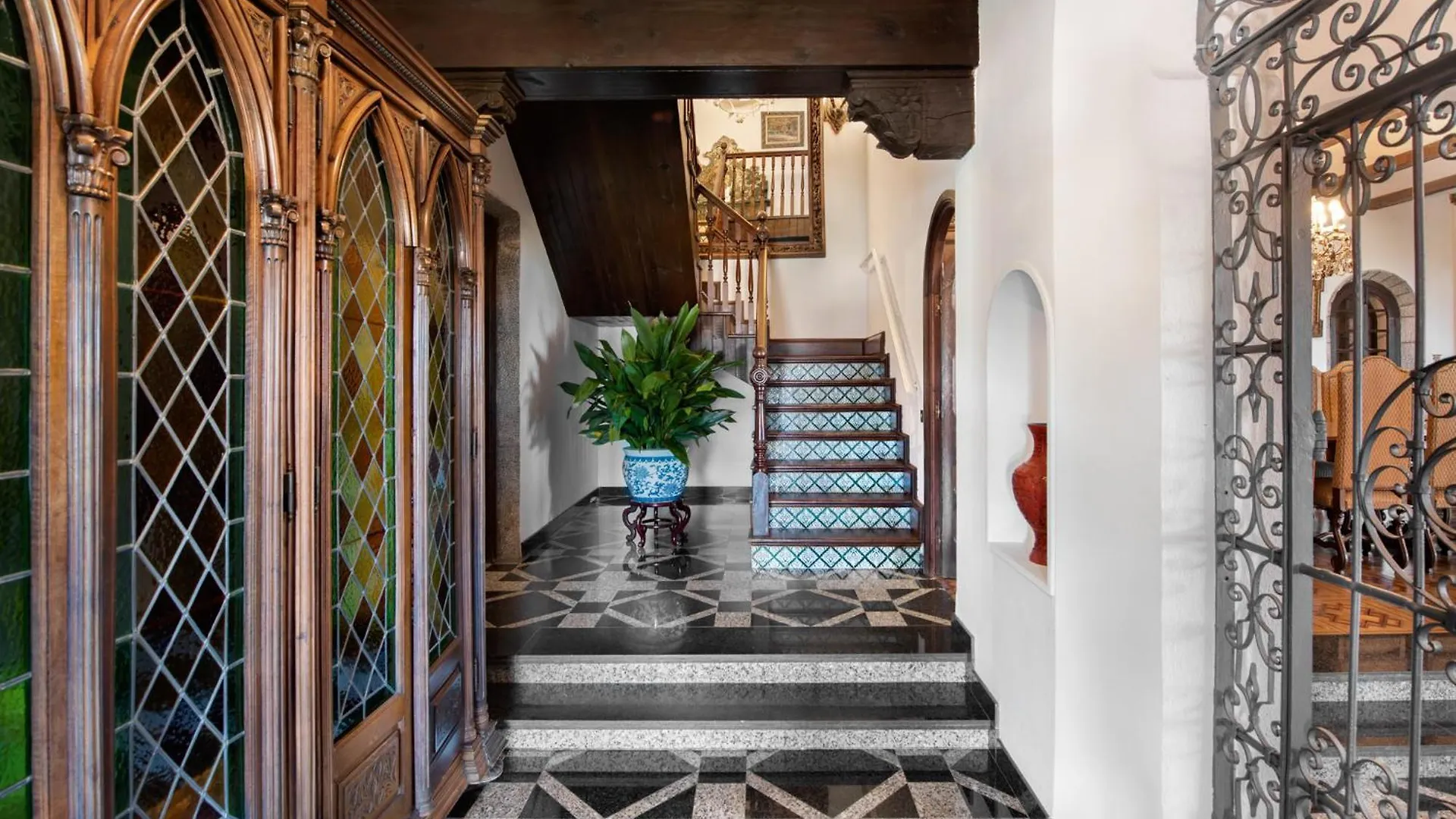 Royal Worthy Luxury Estate The Crown Filming Set Villa Tarifa